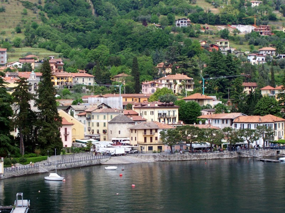 Lenno lakefront